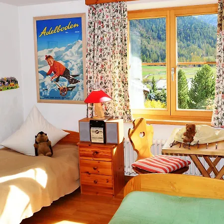 Apartment Chesa Sonnenuhr 001 Madulain