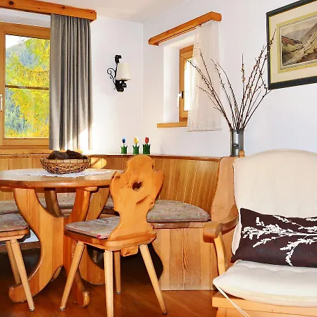 Chesa Sonnenuhr 001 Apartmán *
